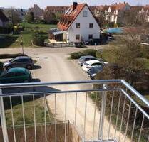 Schöne 2,5-Zimmer-DG-Wohnung mit Balkon in Neutraubling