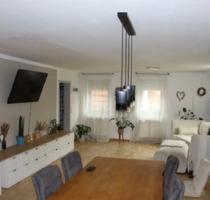 Helle 4-Zimmer-Dachgeschosswohnung mit Loggia & EBK in Creglingen