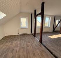 Großzügige Wohnung für Familien- mit Einbauküche! - Oelsnitz (Erzgebirge)