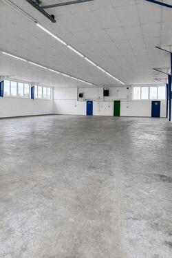 Foto - Gewerbehalle zu vermieten - 2.000,00&nbsp;EUR Kaltmiete, ca.&nbsp; 4,00&nbsp;m&sup2;