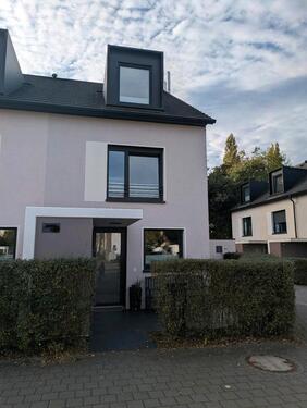 Foto - Modernes energieeffizientes Reihenendhaus mit Blick ins Grüne