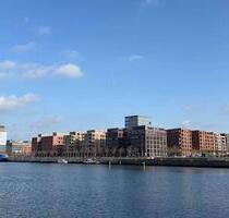 Neubau-Erstbezug: Charmante Gewerbefläche an der Kieler Hörn