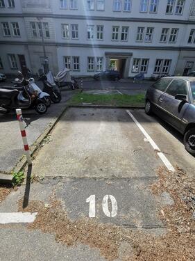 Foto - Parkplatz Stellplatz Karl-Marx-Allee Frankfurter Tor 10243 Berlin