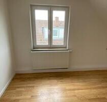 Kleine aber feine 4-Zimmer-Wohnung nur für Single, Paare - Ludwigsburg Oßweil