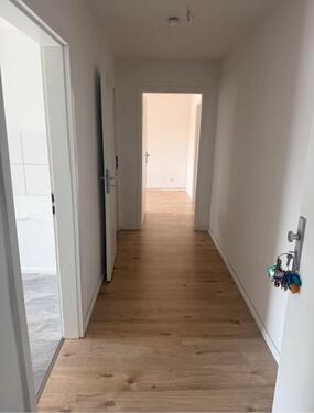 Foto - Wunderschöne Frisch renovierte 2-Zimmer-Wohnung mit Balkon