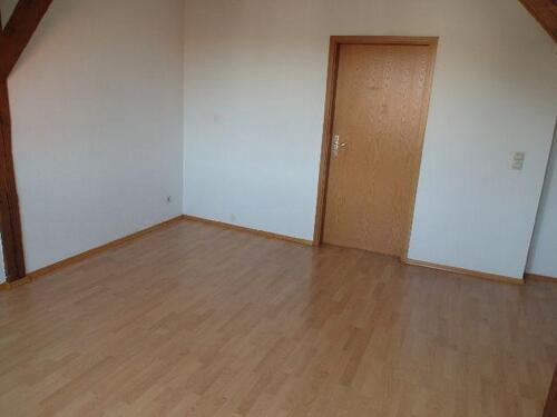 Foto - Gemütliche große helle 2 Zimmer Wohnung in einer beliebten Straße mit Einbauküche und Garten!