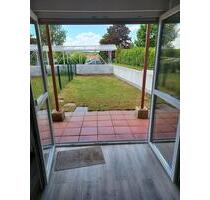 Helle 2 Zimmer Wohnung mit EBK, eigenem Garten mit Terrasse und Westausrichtung - Mittenwalde