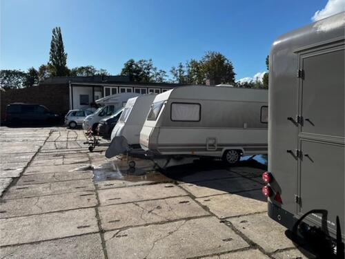 Foto - StellplatzAbstellplatzWohnmobilWohnwagenAnhängerBoot