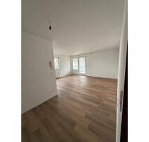Renovierte 2-Zimmer Wohnung - 1.200,00&nbsp;EUR Kaltmiete, ca.&nbsp; 58,00&nbsp;m&sup2; in Schönaich (PLZ: 71101)
