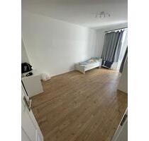 Großzügige möblierte 4-Zimmer-Wohnung mit Balkon - Benz