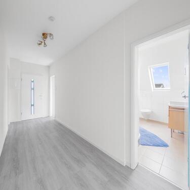 Foto - Helle schön geschnittene 4-Zi. Dachgeschoss-Wohnung