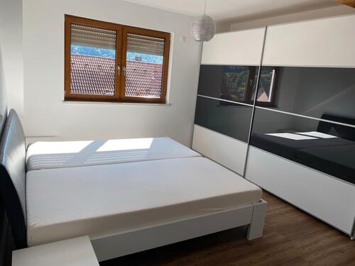 Foto - Vermiete Dachgeschosswohnung ohne Dachschrägen