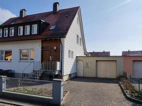 Foto - Doppelhaushälfte mit Garten & Garage