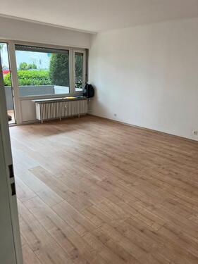 Foto - Große 5 Zimmer-Wohnung mit Garage und Balkon