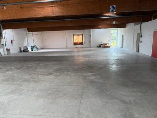 Foto - Lagerhallen - 5.000,00&nbsp;EUR Kaltmiete, ca.&nbsp; 800,00&nbsp;m&sup2;