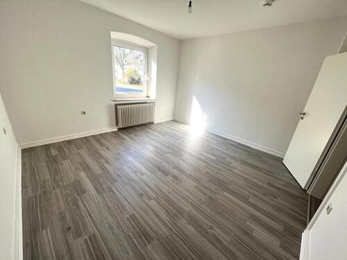 Foto - Familien aufgepasst: +renoviert +modernes Tageslichtbad +EG +eigenes Gartenabteil