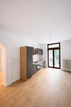 Foto - Kernsaniertes WG-Zimmer mit Balkon & neuer Einbauküche in Top-Lag