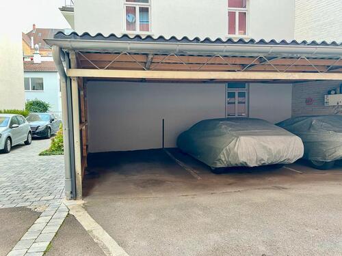 Foto - Überdachter Stellplatz (Carport) im Innenhof