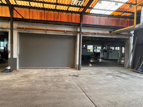 Foto - Mit Krahnbahn: 400-950 qm Kaltlagerhalle zu vermieten