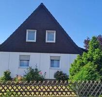 Frei stehendes Einfamilienhaus mit 4 Zimmern und Doppelgarage - Wolfenbüttel