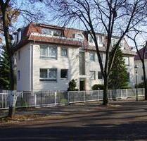 Ruhige lichtdurchflutete 2-Zimmer-Dachwohnung direkt am Thielpark - Berlin Steglitz-Zehlendorf