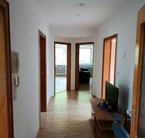 Helle 3 Zimmer Dachgeschoss Wohnung 68qm viele Fenster - Uslar