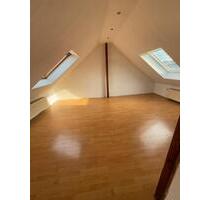 Schwelm, schöne Dachgeschoss Wohnung ab 01.08.2026 frei - Bochum Bochum-Nord