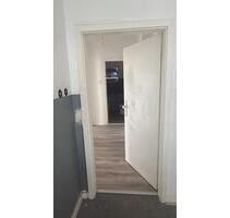 DG Wohnung 2 12 Zimmer frisch renoviert - Duisburg Mittelmeiderich DG Wohnung 2 12 Zimmer frisch renoviert - Duisburg Mittelmeiderich