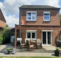 Modernisierte 4-Zimmer-Doppelhaushälfte mit EBK und Garten - Bad Fallingbostel