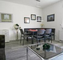 Moderne, voll möblierte 2,5-Zi-Wohnung mit Balkon in ruhiger Lage - Düsseldorf Stadtbezirk 5