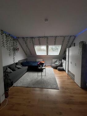 Foto - 1,5 Dachgeschoss Wohnung - 390,00 EUR Kaltmiete,