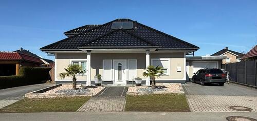 Foto - freistehendes Einfamilienhaus mit Swimmingpool, Sauna, Whirlpool