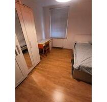 Zimmer in 3er WG - 590,00&nbsp;EUR Kaltmiete, ca.&nbsp; 12,00&nbsp;m&sup2; in Stuttgart (PLZ: 70180) Lehen