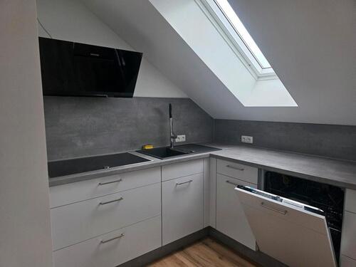 Foto - 2 Zimmer Dachwohnung - 1.000,00&nbsp;EUR Kaltmiete, ca.&nbsp; 90,00&nbsp;m&sup2;