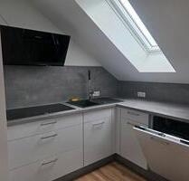 2 Zimmer Dachwohnung - 1.000,00&nbsp;EUR Kaltmiete, ca.&nbsp; 90,00&nbsp;m&sup2; in Üchtelhausen (PLZ: 97532)