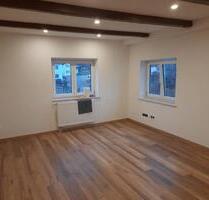 Helle 3-Zi-Wohnung 75 m² – Küche & Stellplatz inklusive - Niederrieden