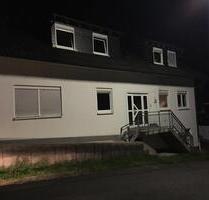 Gemütliche 3-Zimmer-Dachgeschosswohnung mit Balkon, Stellplatz - Siegen Weidenau