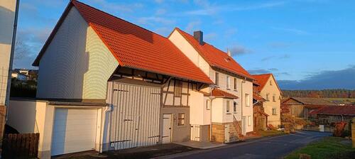 Foto - Haus mit Wirtschaftsgebäude - 70.000,00 EUR Kaufpreis,