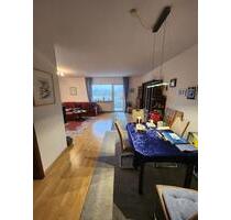 Saarbrücken - Klarenthal: Helle, ruhige 2 ZKB Wohnung mit Balkon