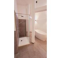 ***DACHGESCHOSSWOHNUNG~3 RÄUME~KLIMAANLAGE~ERSTBEZUG~HOCHWERTIGE EINBAUKÜCHE~BALKON~STELLPLATZ*** - Zwickau