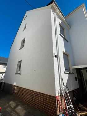 Foto - Wohnung im Dreifamilienhaus zu vermieten – renovierungsbedürftig
