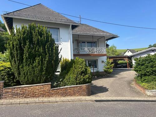 Foto - Familienfreundliches Einfamilienhaus mit Garten, Garage, Carport