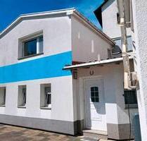 Möbiliertes kleines Einfamilienhaus mit 2,5 Zimmer. - Frankfurt am Main Ost