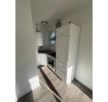 Zell am Main helle 2 Zimmer Wohnung mit Einbauküche und Balkon