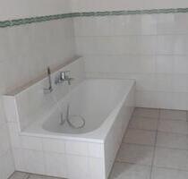 3,5 Zimmer Wohnung Neubau großer Balkon und Garten,Stellplätze - Fensterbach