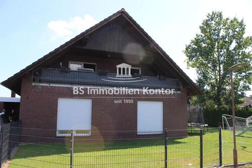 Foto - Oberwohnung 3 ZKB, Balkon, Diele, Abstellraum, Bodenraum 80 m² EBK PKW-Stellplatz Kaution 3 Monatsmieten
