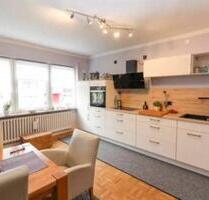 Helle 3 Zimmer EG-Wohnung mit Balkon+Einbauküche+Einzelgarage - Marktheidenfeld