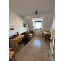 Ruhige DG Nichtraucher Wohnung in Essen Holsterhausen