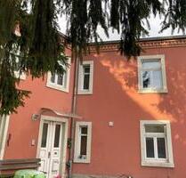 charmante 2-Raum-Wohnung mit kleiner Küchenzeile, Wintergarten und PKW-Stellplatz - Dresden Blasewitz