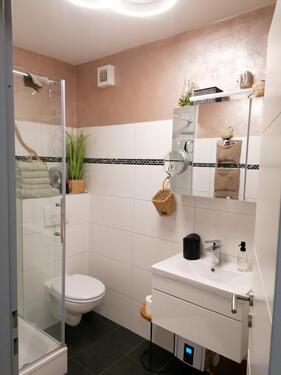 Foto - 2 Zimmer Einbauküche Duschbad Dachgeschoßwohnung